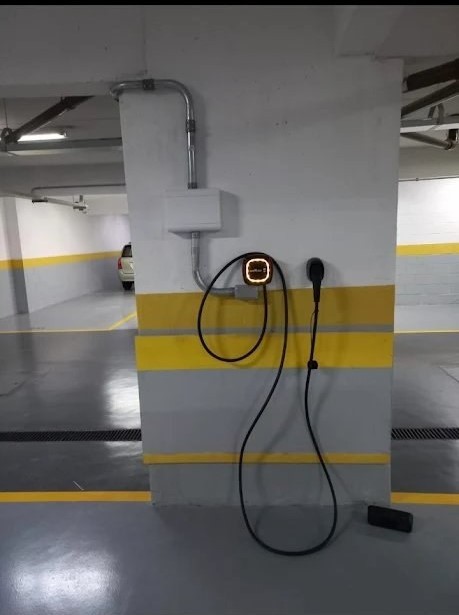 Ponto de recarga em garagem coletiva